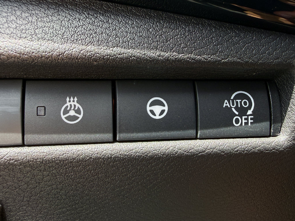Certified 2026 Nissan Kicks SR w/ SR Premium Package FWD image 20