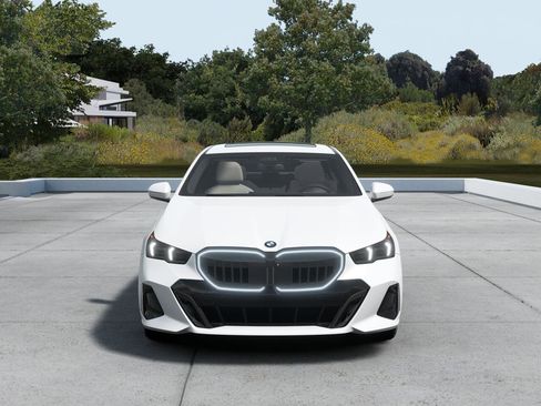 New 2027 BMW 540i xDrive 540i xDrive Sedan image 3