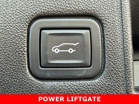 Used 2023 GMC Terrain SLE w/ Driver Convenience Package image 20