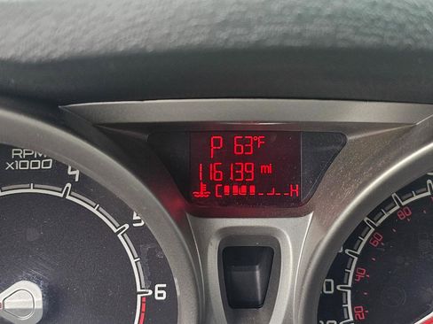 Used 2013 Ford Fiesta SE FWD image 37