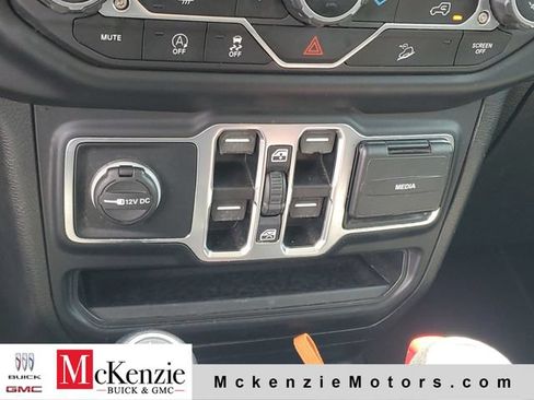 Used 2020 Jeep Wrangler Unlimited Sahara AWD/4WD image 19