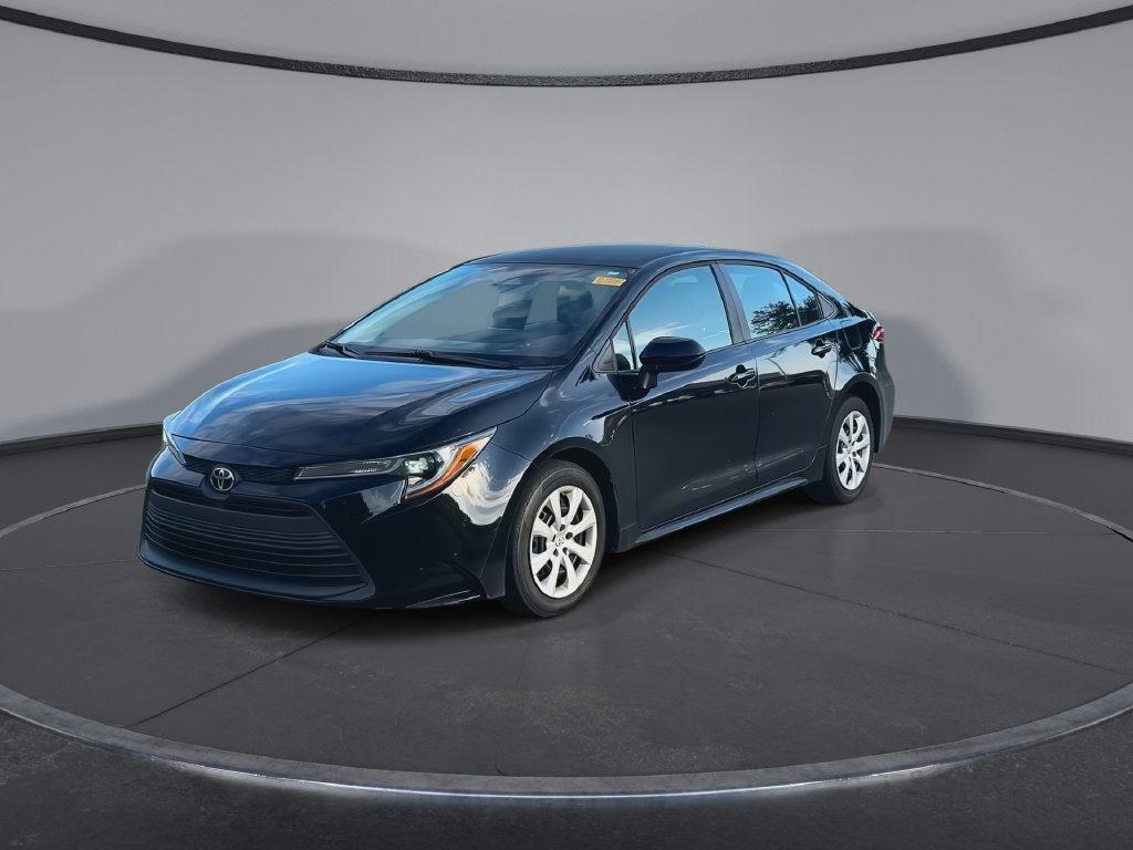 Used 2023 Toyota Corolla LE FWD image 4