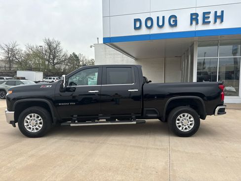 Used 2022 Chevrolet Silverado 2500 LTZ w/ LTZ Convenience Package image 11