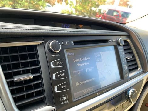 Used 2019 Toyota Highlander Limited Platinum image 21