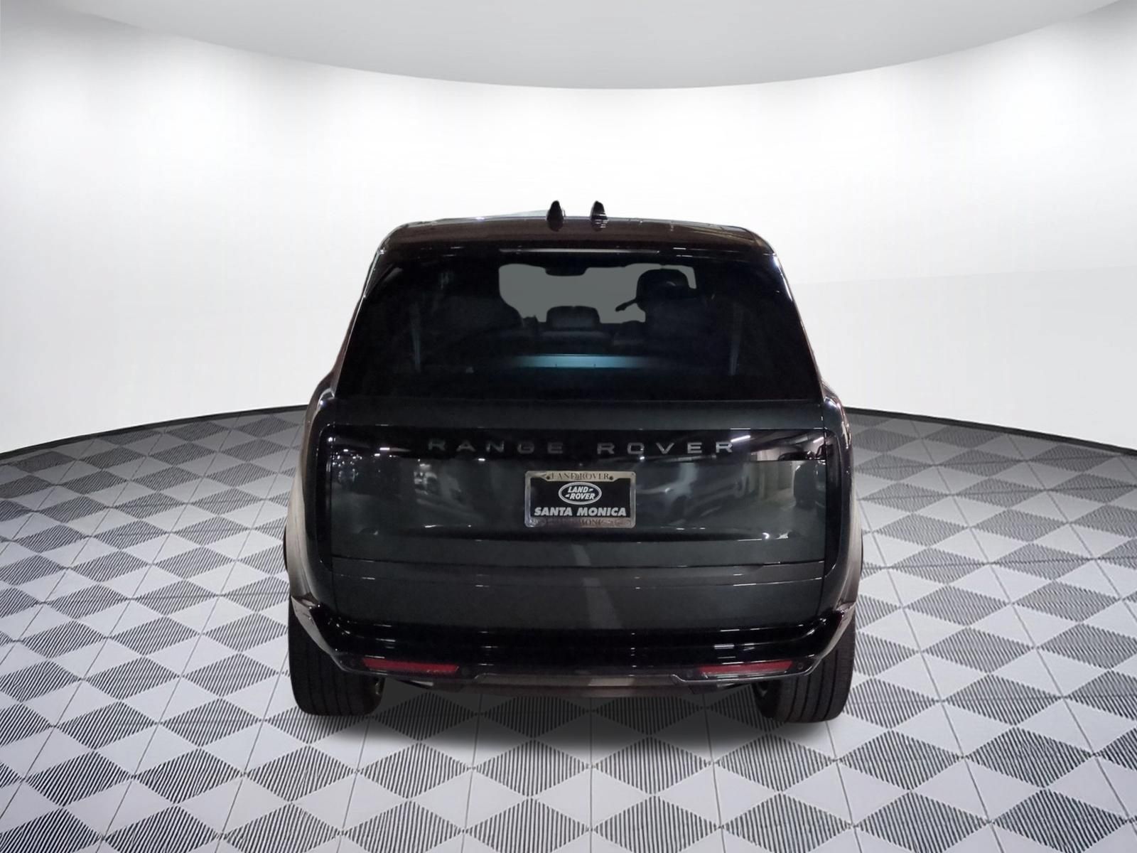New 2026 Land Rover Range Rover Long Wheelbase SE AWD/4WD image 4