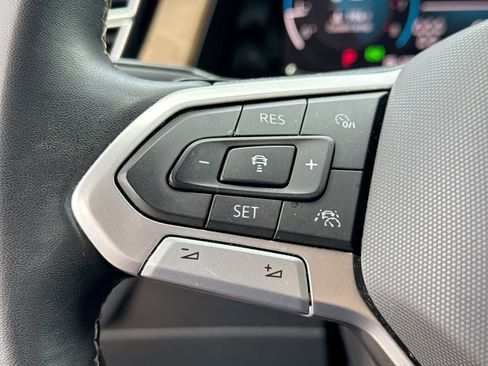 Used 2024 Volkswagen Atlas SE FWD image 30