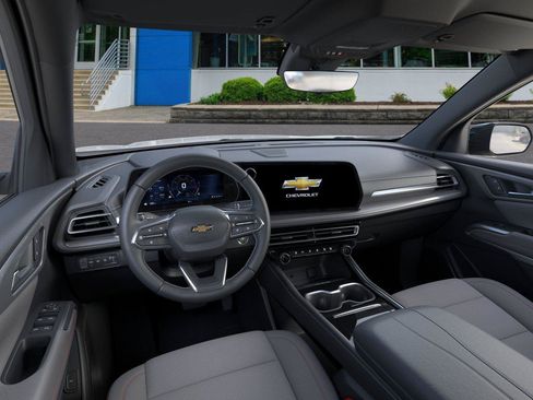 New 2026 Chevrolet Traverse LT w/ Driver Confidence Package AWD/4WD image 15
