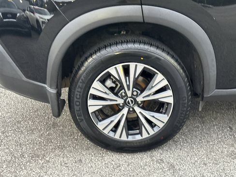 Used 2022 Nissan Rogue SV image 17