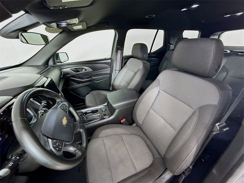 Used 2023 Chevrolet Traverse LT image 6