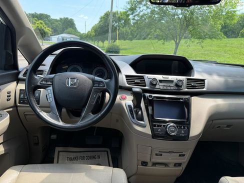 Used 2014 Honda Odyssey Touring Elite image 10