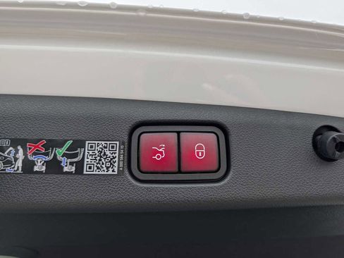 New 2026 Mercedes-Benz E 53 AMG e 4MATIC Sedan image 27