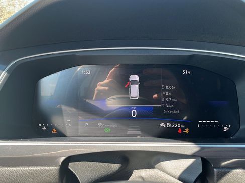 Used 2024 Volkswagen Tiguan Wolfsburg Edition image 17