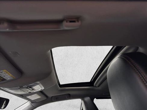 Used 2019 Toyota Highlander XLE image 22