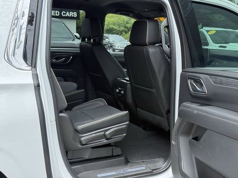Used 2024 GMC Yukon XL SLT RWD image 31