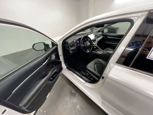 Used 2023 Toyota Camry XSE image 10