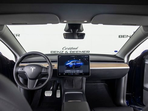Used 2025 Tesla Model Y Performance image 36