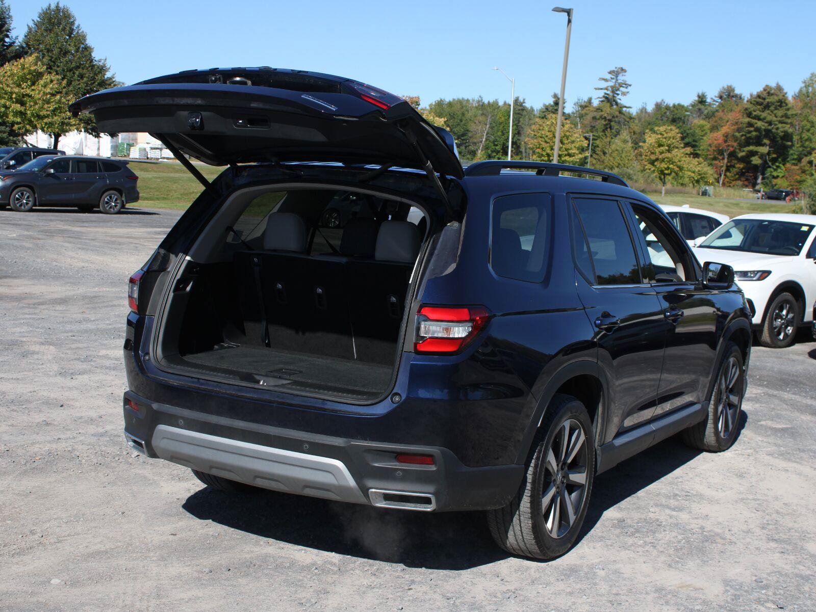 Certified 2024 Honda Pilot Touring image 7