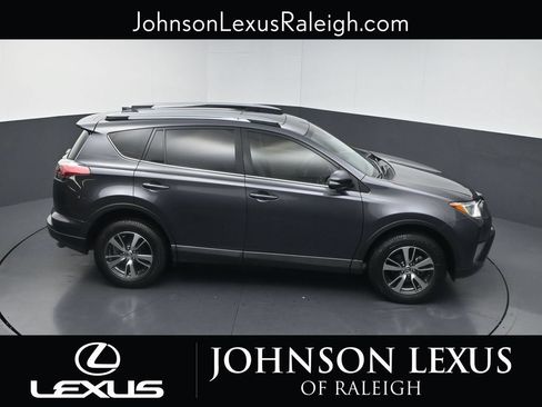 Used 2017 Toyota RAV4 XLE FWD image 29