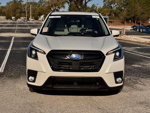 Used 2023 Subaru Forester Premium image 2