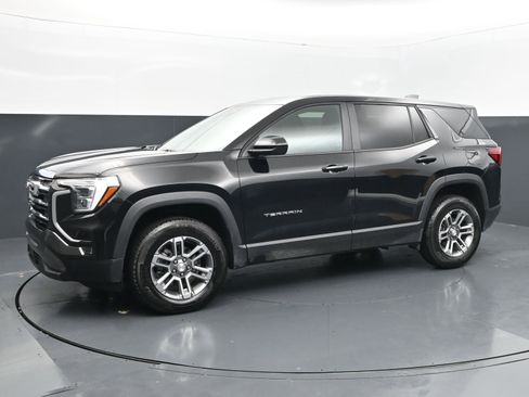 Used 2026 GMC Terrain Elevation FWD image 2