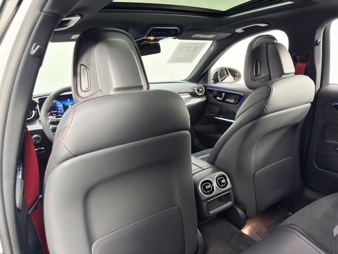 Used 2023 Mercedes-Benz C 43 AMG 4MATIC Sedan image 41