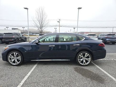 Used 2017 INFINITI Q70 L 3.7 image 4