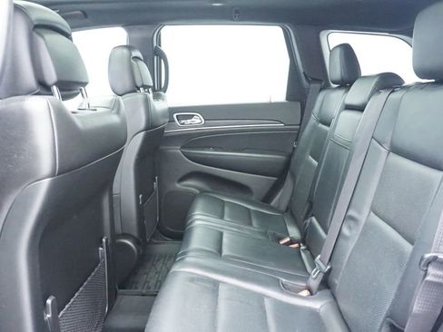 Certified 2019 Jeep Grand Cherokee Limited w/ Luxury Group II image 29