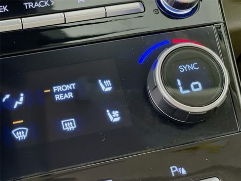 Certified 2025 Hyundai Santa Fe Calligraphy FWD image 25