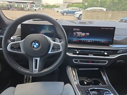 Used 2025 BMW X5 M60i AWD/4WD image 18