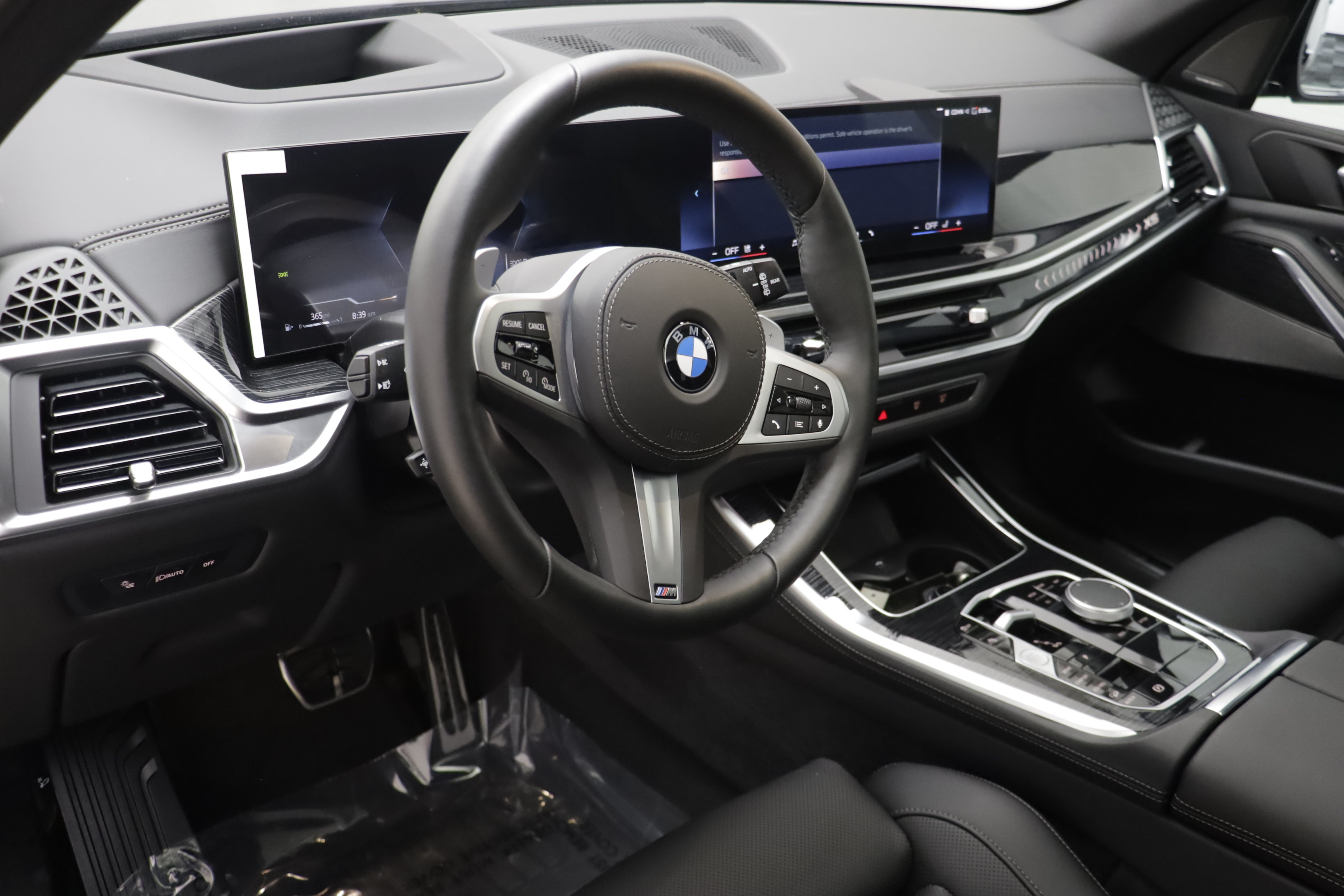 Used 2026 BMW X5 xDrive40i w/ M Sport Package AWD/4WD image 6