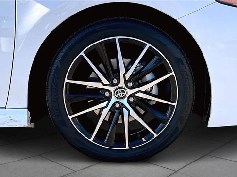 Used 2023 Toyota Camry SE image 10