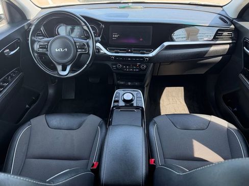 Used 2022 Kia Niro EX FWD image 11