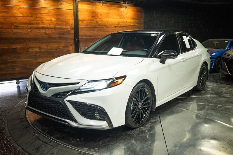 Used 2022 Toyota Camry XSE FWD image 2