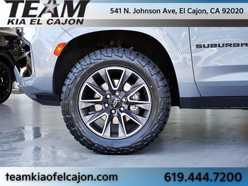 Used 2022 Chevrolet Suburban Z71 AWD/4WD image 7