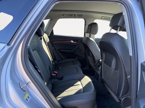 Used 2023 Audi Q5 2.0T Premium w/ Convenience Package image 18