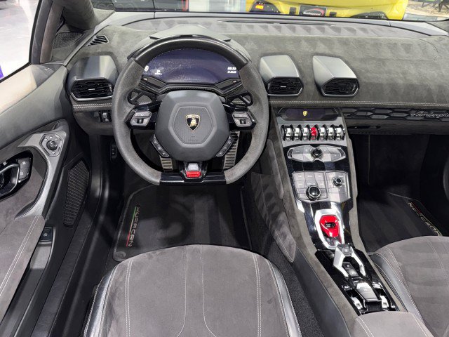Used 2017 Lamborghini Huracan LP 610-4 AWD/4WD image 91