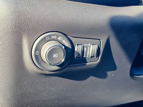 Certified 2022 Jeep Compass Limited image 13