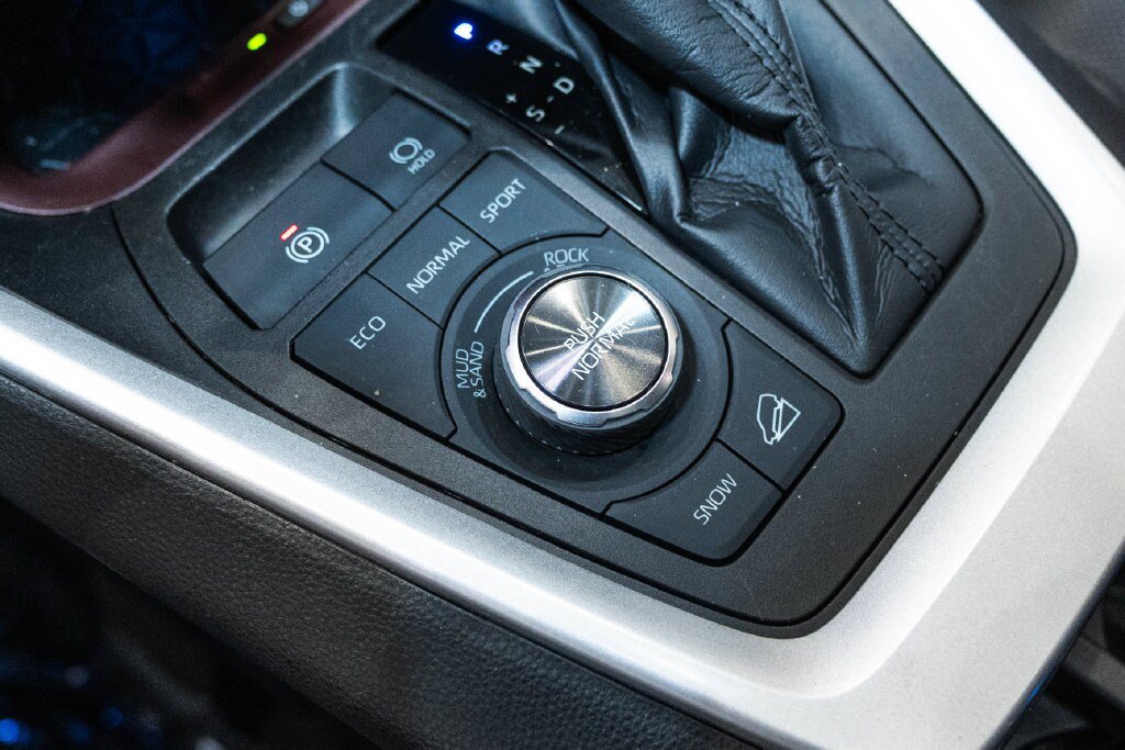 Used 2023 Toyota RAV4 Limited AWD/4WD image 27
