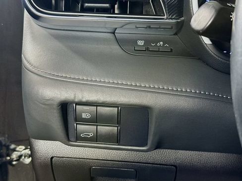 Used 2021 Toyota Highlander XSE AWD/4WD image 14