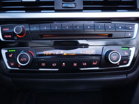 Used 2015 BMW M4 Convertible image 18