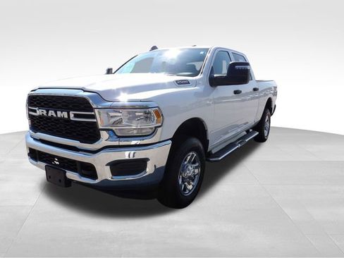 Used 2024 RAM 2500 Tradesman w/ Chrome Appearance Group image 3