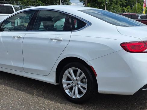 Used 2016 Chrysler 200 Limited FWD image 5