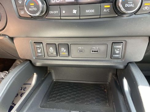 Used 2023 Nissan Frontier SV w/ SV Convenience Package RWD image 29