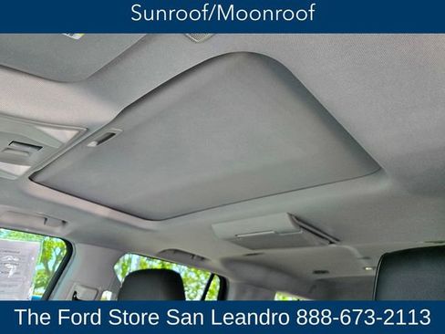 Used 2018 Cadillac Escalade Luxury AWD/4WD image 19