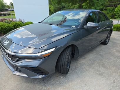 Used 2025 Hyundai Elantra SEL
