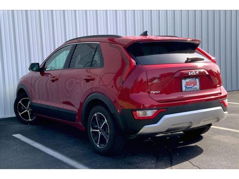 Used 2024 Kia Niro LX FWD image 10