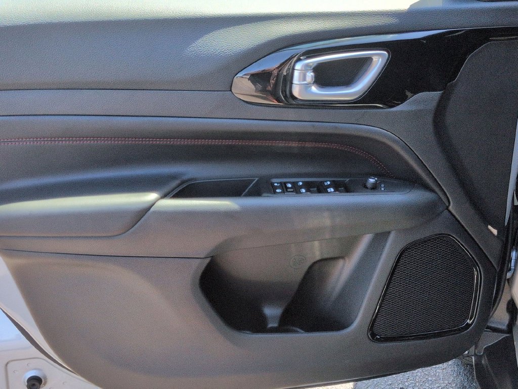 New 2026 Jeep Compass Trailhawk AWD/4WD image 11