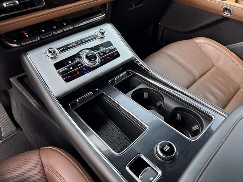 Certified 2023 Lincoln Aviator Reserve RWD image 26