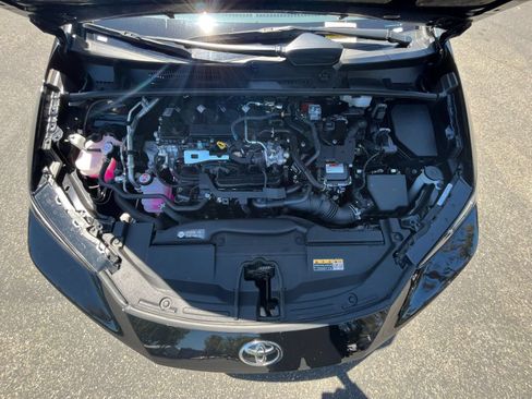 Used 2025 Toyota Prius LE FWD image 30