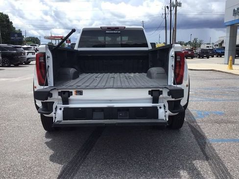 Used 2025 GMC Sierra 3500 Denali Ultimate AWD/4WD image 5